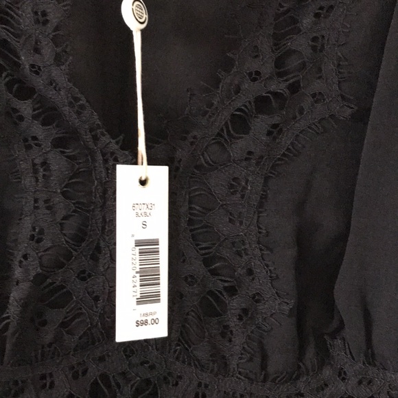 Max Studio lace v-neck tank. Size Small NWT - Picture 4 of 7